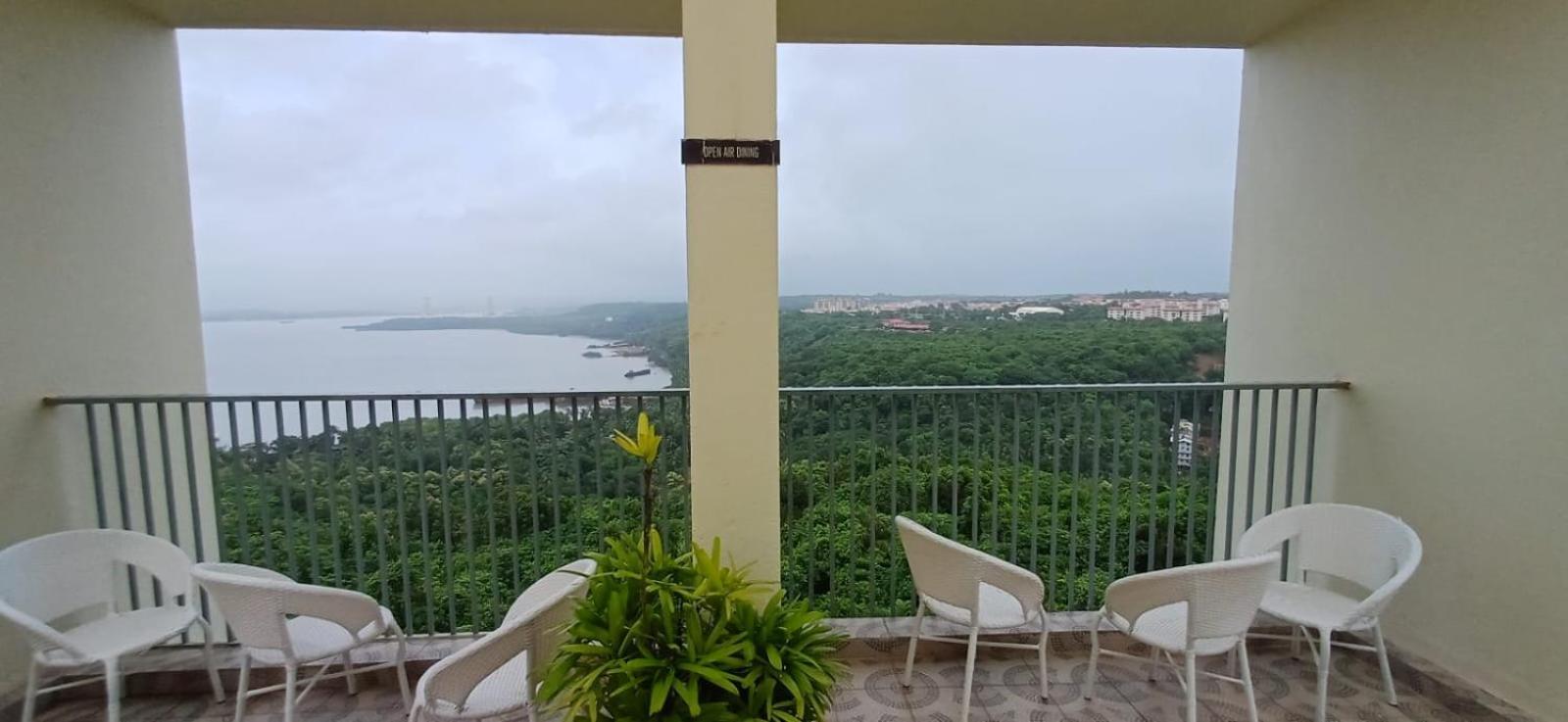 Good Stay 2Bhk Pool Apartment 10 Mins From Dabolim Airport Goa 102 Consua Eksteriør bilde